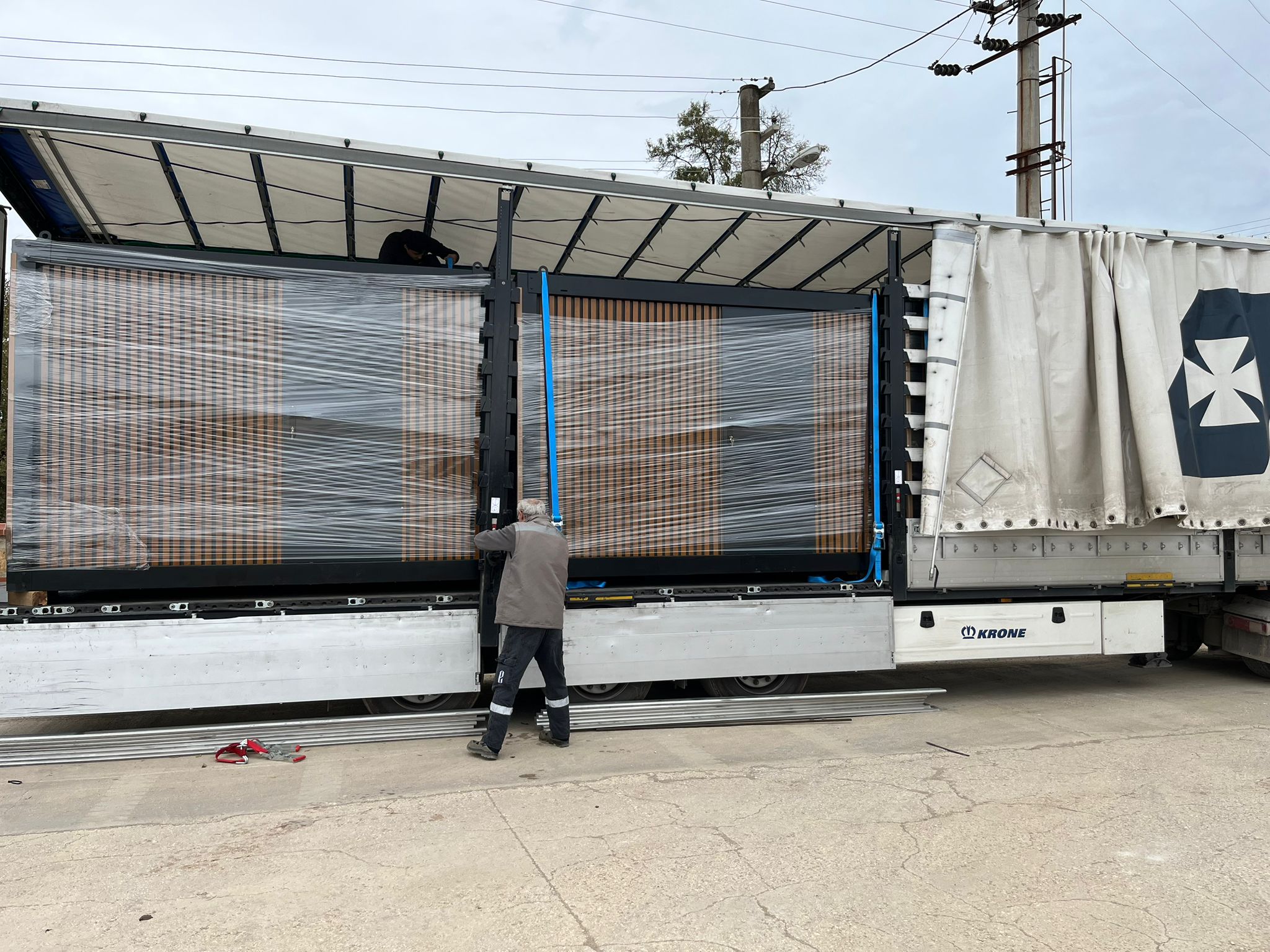 Loading Pictures